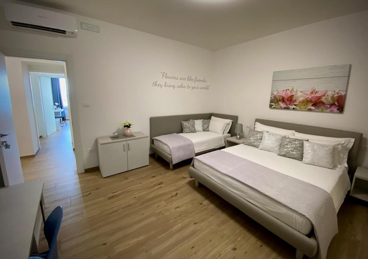 Five Flowers Guest House Terst Exteriér fotografie